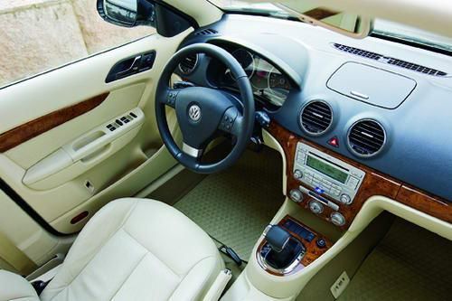 中央民族大学美术学院成立60周年作品展暨成果回顾展开幕‘十大外围足球平台app’(图2) 十大外围足球平台app