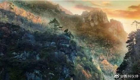 十大外围足球平台app手机版-母亲,带着我们艰难的走过了五十年(图1) 十大外围足球平台app