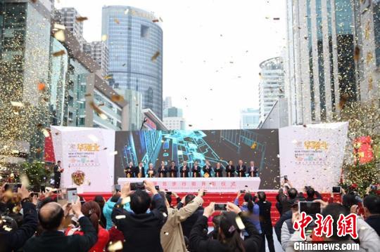 十大外围足球平台app|《花木兰》再添幕后照刘亦菲全副武装歪头甜笑(图1) 十大外围足球大平台