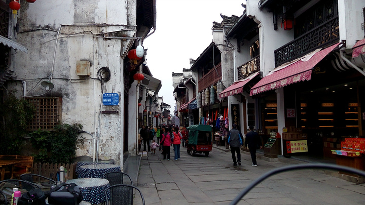 ‘十大外围足球平台app手机版’《黑衣人:全球追缉》发布“外星萌友”预告 宇宙无敌萌星人抢镜上线(图2) 十大外围足球大平台